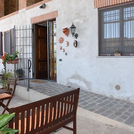 Bed and Breakfast La Casa Di Enzo Lequio Tanaro Exterior foto