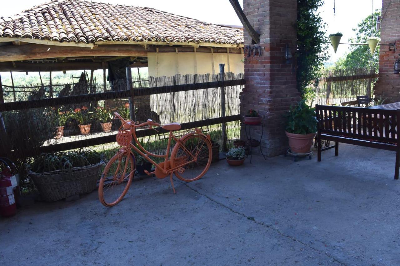 Bed and Breakfast La Casa Di Enzo Lequio Tanaro Exterior foto