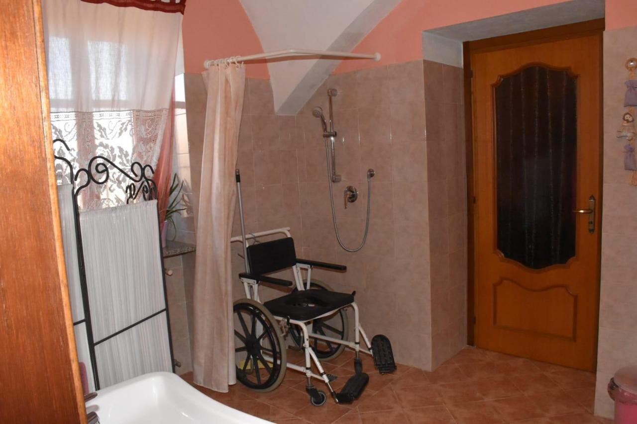 Bed and Breakfast La Casa Di Enzo Lequio Tanaro Exterior foto