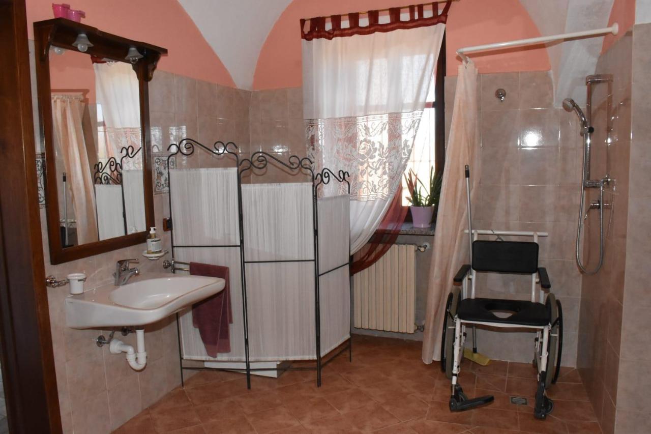 Bed and Breakfast La Casa Di Enzo Lequio Tanaro Exterior foto