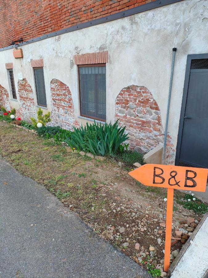 Bed and Breakfast La Casa Di Enzo Lequio Tanaro Exterior foto